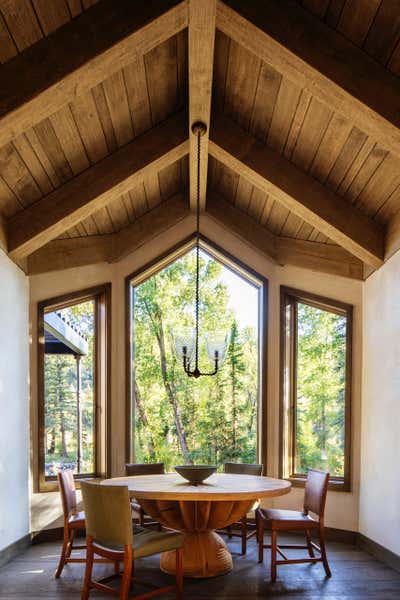  Country Farmhouse Country House Dining Room. ROARING FORK RANCH by Eigelberger Architecture and Design.