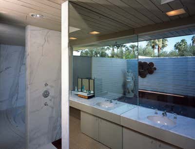  Mid-Century Modern Family Home Bathroom. Abernathy House by Michael Haverland Architect.