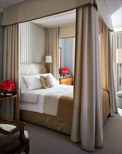 Contemporary Apartment Bedroom. A Townhouse Aerie by Sandra Nunnerley Inc..