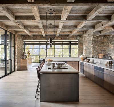 Modern Vacation Home Kitchen. Wit's End by Lisa Kanning Interior Design.