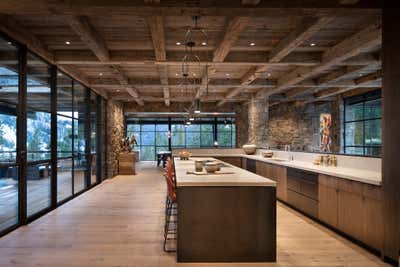 Modern Vacation Home Kitchen. Wit's End by Lisa Kanning Interior Design.