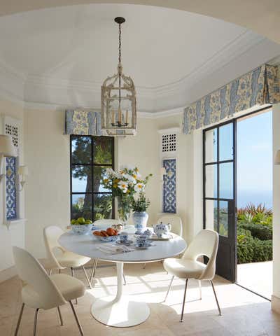  Coastal Family Home Dining Room. Newport Coast Quinta by Tichenor and Thorp Architects.