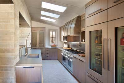 Modern Vacation Home Kitchen. Mt. Barlow by Lisa Kanning Interior Design.