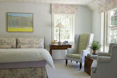  Traditional Family Home Bedroom. City Farmhouse by Solis Betancourt & Sherrill.