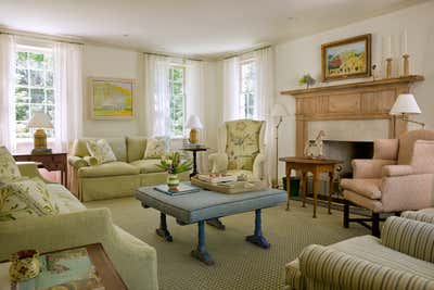  Traditional Family Home Living Room. City Farmhouse by Solis Betancourt & Sherrill.