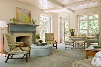  Traditional Family Home Living Room. City Farmhouse by Solis Betancourt & Sherrill.