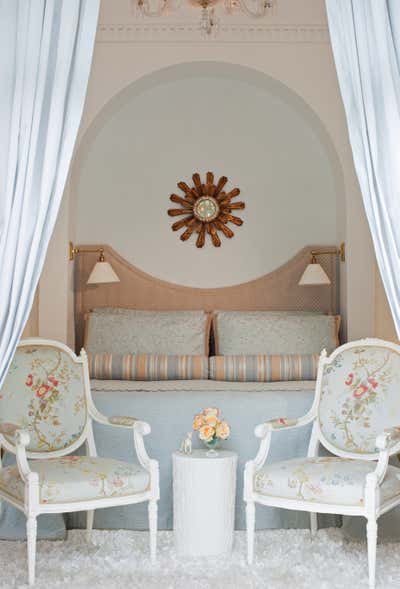  Eclectic Family Home Bedroom. Island Elegance by Solis Betancourt & Sherrill.