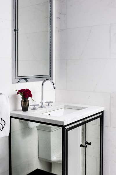  Transitional Apartment Bathroom. PARK AVENUE / 70TH STREET by Capponi Studio LTD..