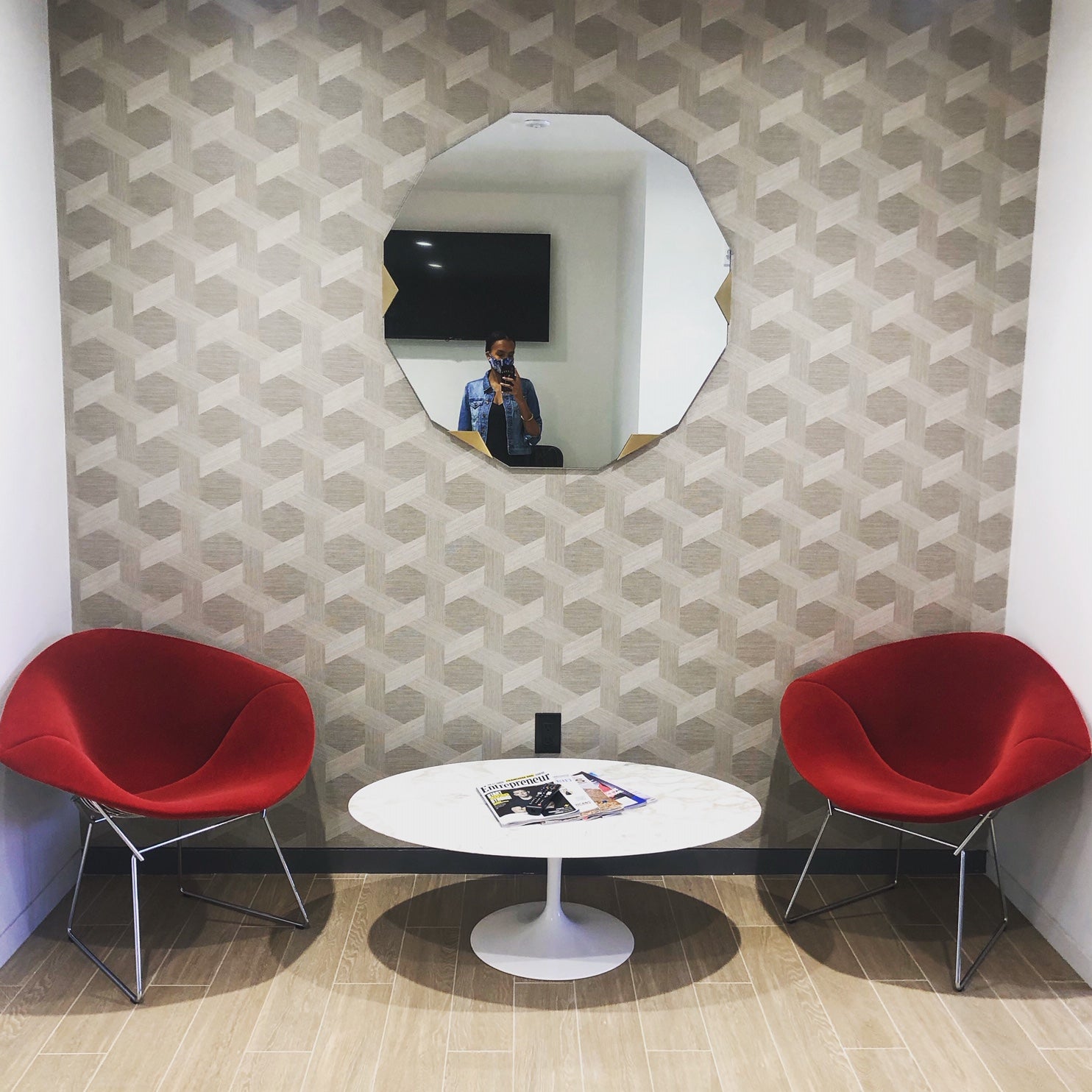 Contemporary Entry and Hall