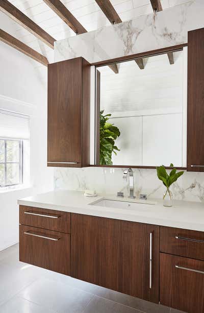  Mid-Century Modern Family Home Bathroom. RONCESVALLES ENSUITE by Laura Stein Interiors Inc.
