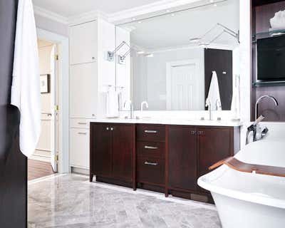  Transitional Family Home Bathroom. LEASIDE MASTER ENSUITE by Laura Stein Interiors Inc.