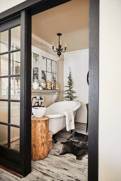  Cottage Family Home Bathroom. Farmhouse by Ruell and Ray LLC.