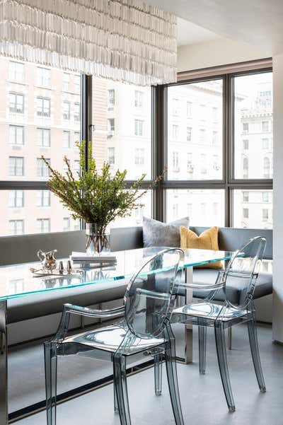  Modern Apartment Dining Room. PARK AVENUE / 65TH STREET by Capponi Studio LTD..