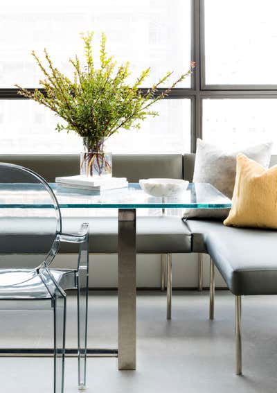  Modern Apartment Dining Room. PARK AVENUE / 65TH STREET by Capponi Studio LTD..