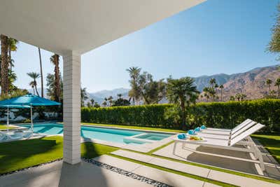 Mid-Century Modern Vacation Home Exterior. Guggenheim House Palm Springs by Grace Home Furnishings.