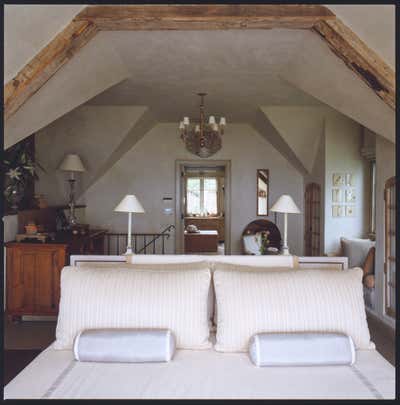  French Farmhouse Beach House Bedroom. Hamptons Style by Solis Betancourt & Sherrill.