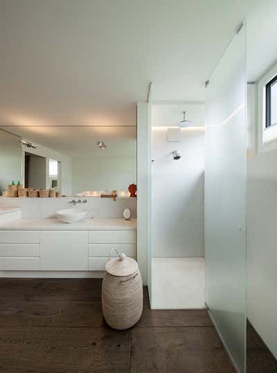  Modern Family Home Bathroom. Where your kids are raised by Eadesign Room.