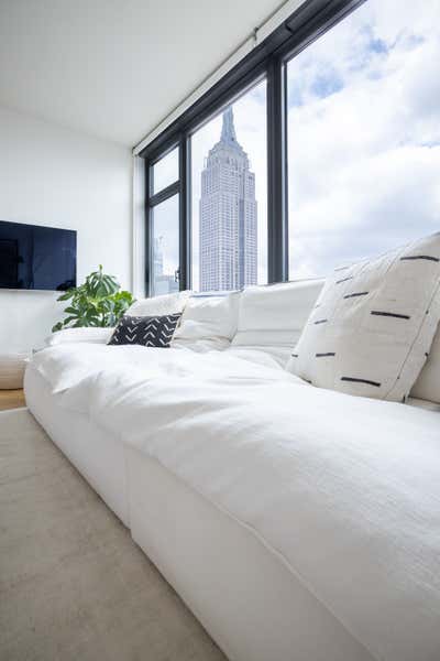 Modern Apartment Living Room. Flatiron Studio by AK&CO..