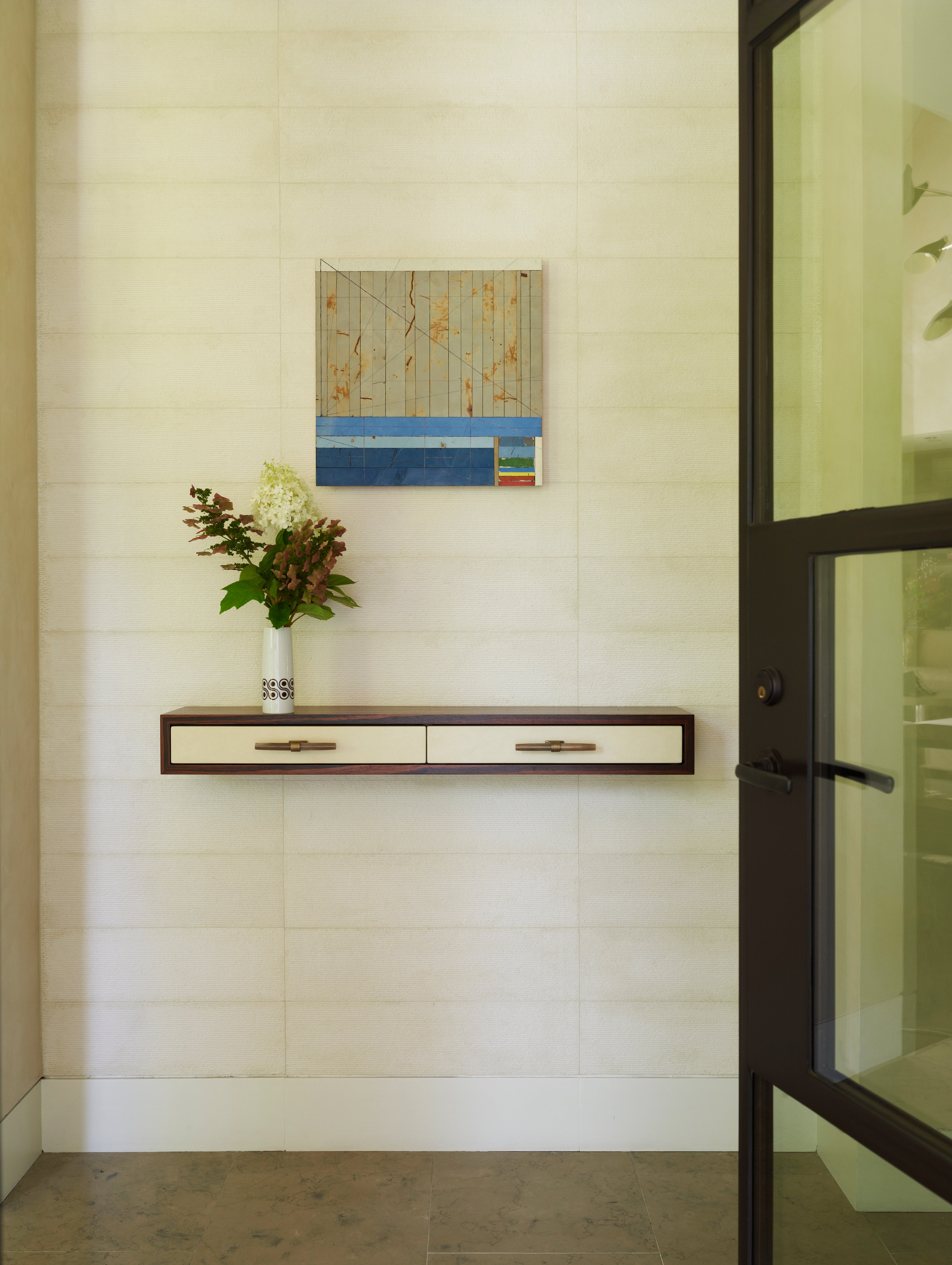 Contemporary Entry and Hall