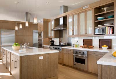  Contemporary Beach House Kitchen. House in Quogue by Eve Robinson Associates.