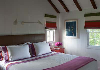  Contemporary Beach House Bedroom. House in Water Mill by Eve Robinson Associates.