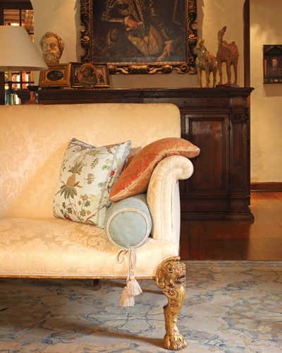  French Family Home Living Room. Old Masters by Solis Betancourt & Sherrill.
