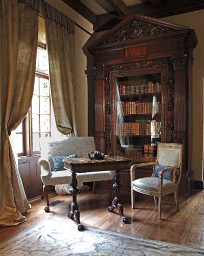  French Regency Family Home Living Room. Old Masters by Solis Betancourt & Sherrill.