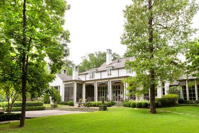  Traditional Family Home Exterior. Memphis  by Cameron Design Group.