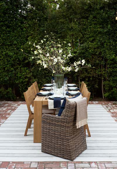  Eclectic Family Home Patio and Deck. Studio City by Marie Flanigan Interiors.