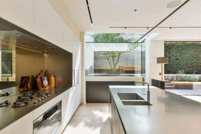  Contemporary Family Home Kitchen. Notting Hill Villa by Balzar London.