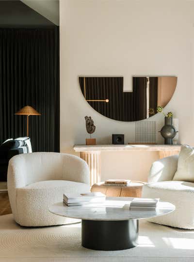 Modern Living Room. Ross Residence by Studio AHEAD.