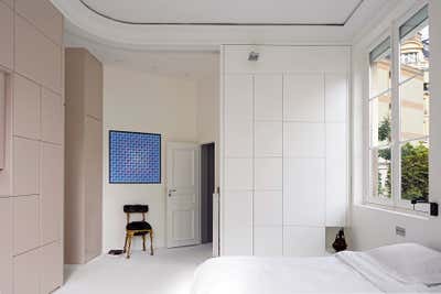  French Family Home Bedroom. Parc Monceau Residence by Rafael de Cárdenas, Ltd..
