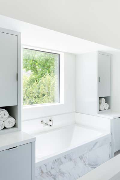  Mid-Century Modern Family Home Bathroom. Brentwood by Laura Roberts Interiors.