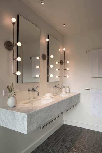  Mid-Century Modern Country House Bathroom. Sonoma County Family Getaway by McCaffrey Design Group.