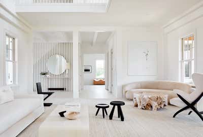  Minimalist Vacation Home Living Room. Sagaponak Modern by Workshop APD.