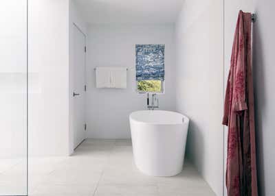 Contemporary Beach House Bathroom. Venice Beach Residence by Daun Curry Design Studio.