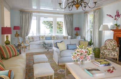  Traditional Preppy Vacation Home Living Room. Palm Beach Estate by Solis Betancourt & Sherrill.