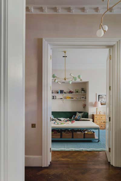  English Country Children's Room. Holland Park  by Studio Duggan.