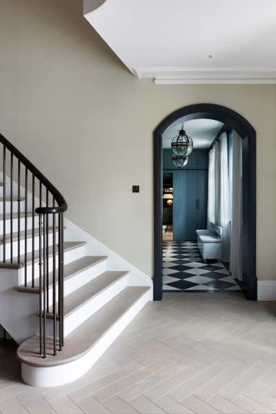  English Country Entry and Hall. North London II by Studio Duggan.