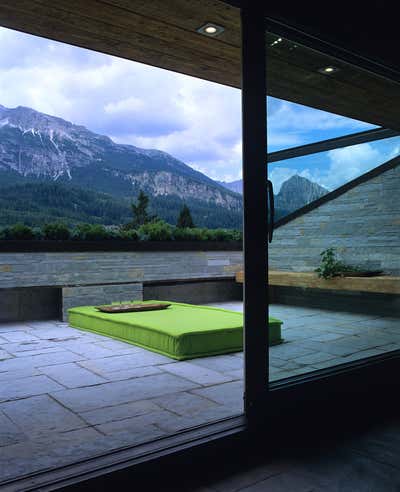  Cottage Patio and Deck. House in the mountains_Cortina d'Ampezzo by Mario Mazzer Architects.