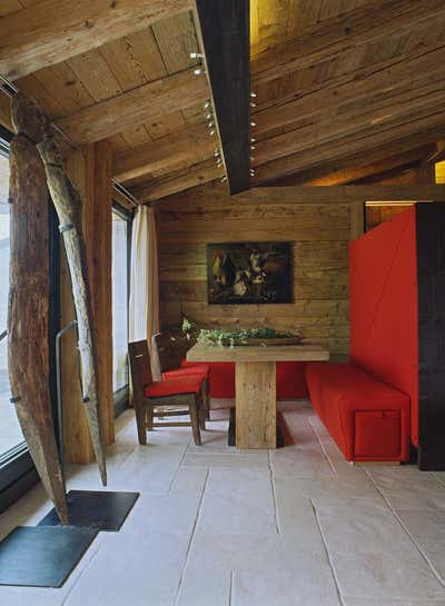 Cottage Dining Room. House in the mountains_Cortina d'Ampezzo by Mario Mazzer Architects.