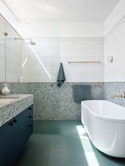  Mid-Century Modern Family Home Bathroom. Collector House by Arent&Pyke.