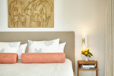  Contemporary Family Home Bedroom. Hoawaa Residence by Gil Interiors Inc.