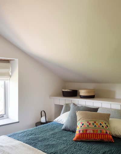  Country Bedroom. CALLICOON STONE HOUSE by General Assembly .