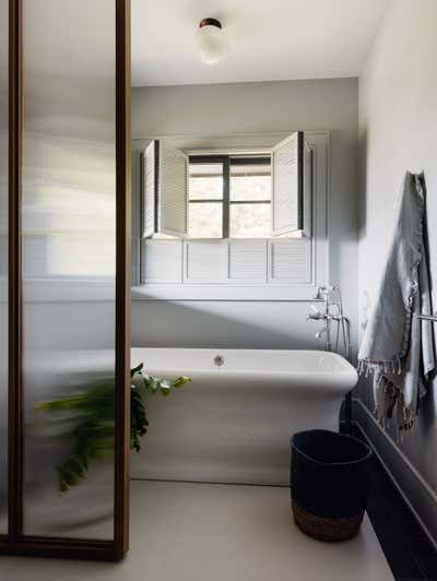  Beach House Bathroom. WATERMILL by General Assembly .