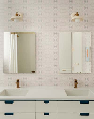 Modern Apartment Bathroom. The Standish Brooklyn by Studio DB.