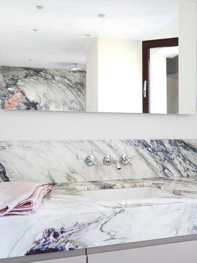 Contemporary Apartment Bathroom. LONDON FLAT by General Assembly .