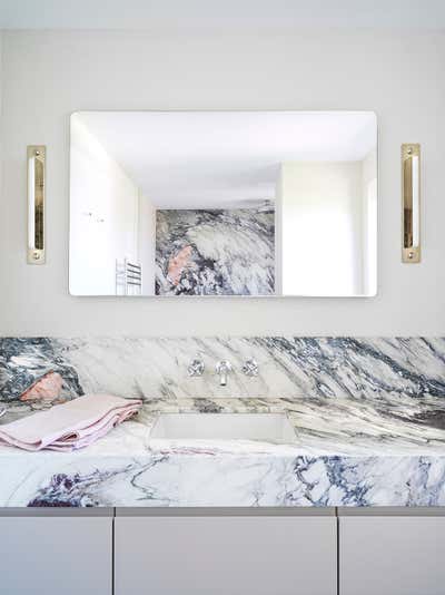  Contemporary Apartment Bathroom. LONDON FLAT by General Assembly .