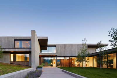 Modern Country House Exterior. Mountain Modern by Robbins Architecture.