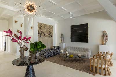  Beach Style Beach House Living Room. Casa La Sirena by Sofia Aspe Interiorismo.